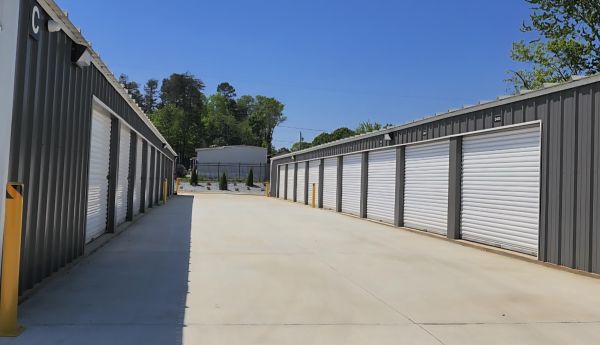 Hickory Grove Self Storage - 3004 Rhyne Street