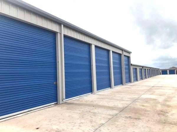 Solid Ground Storage - 1210 - 1210 U.s. 290