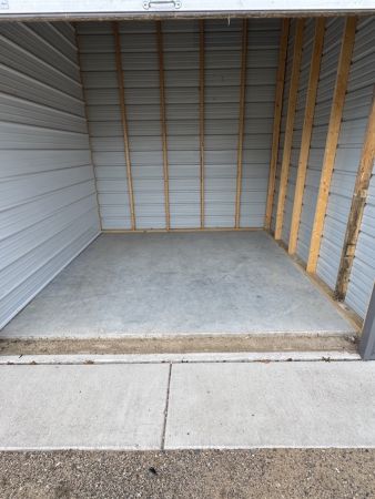 UStoreit - 6192 Northwood Drive