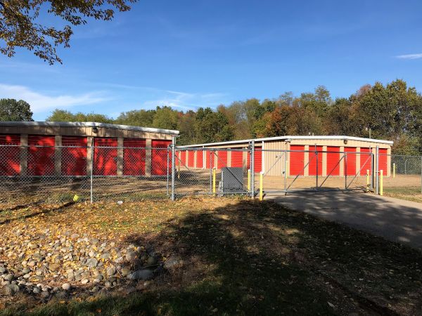 AMS Self Storage - 924 Austin Ave