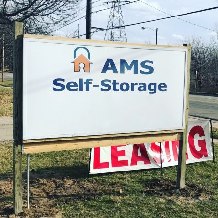 AMS Self Storage - 924 Austin Ave