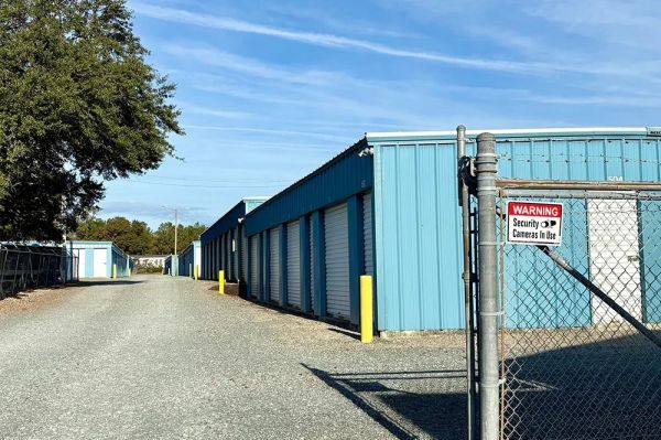 Pender Storage - 17077 U.S. 17