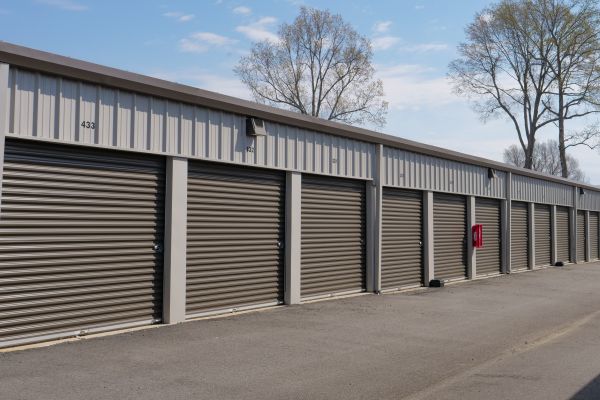 U Storage - School St - 567 West School Street