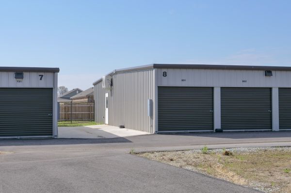 U Storage - School St - 567 West School Street