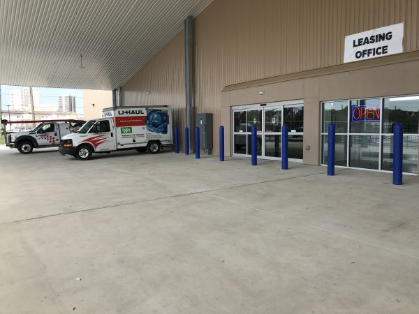 Community Self Storage - Bellaire / West U / Galleria - 5611 S. Rice Ave. - 5611 South Rice Avenue