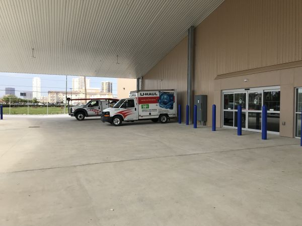 Community Self Storage - Bellaire / West U / Galleria - 5611 S. Rice Ave. - 5611 South Rice Avenue