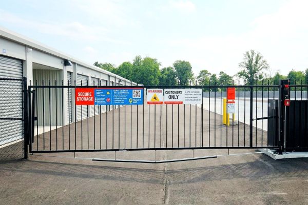 Jefferson Self Storage - 3301 Schlosser Farm Way
