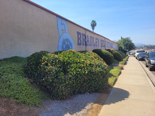 Bradley Self Storage - 1771 Graves Avenue