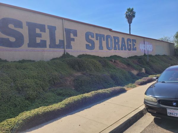 Bradley Self Storage - 1771 Graves Avenue