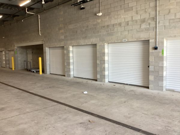 Devon Self Storage Joliet, Illinois - 2100 Essington Road
