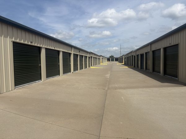 Silverback Storage - Independence - 718 Route 291