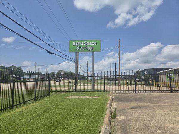 Extra Space Storage - 2287 - Texarkana - W 7th St - 5308 West 7th Street