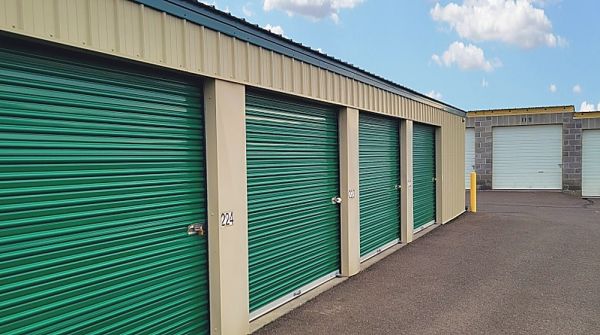 Eastgate Self Storage - 2850 East Isaacs Avenue