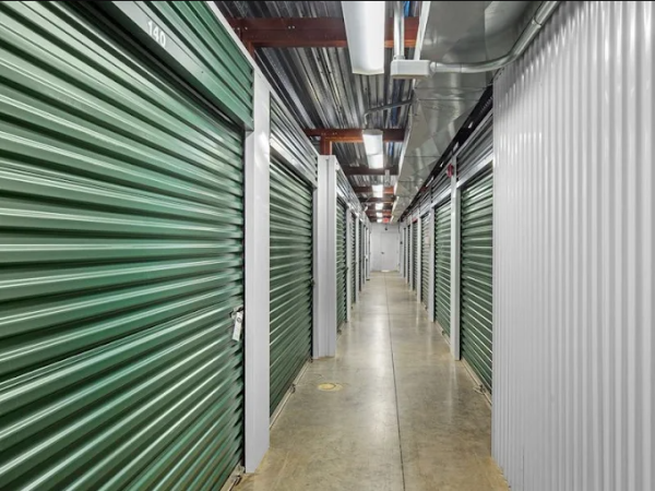 Storage Star - Freehold - Schlechtweg - 7 Schlechtweg Way