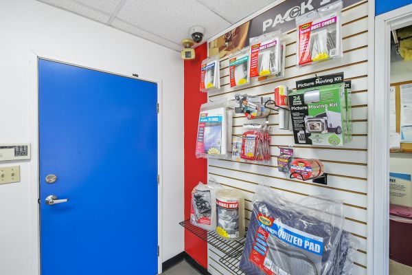 US Storage Centers - Cerritos - Piuma - 16015 Piuma Ave