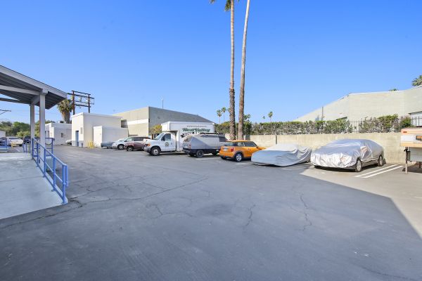 US Storage Centers - Mission Hills - 15237 South Brand Blvd - 15237 South Brand Blvd