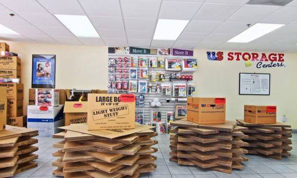 US Storage Centers - Hialeah - 2771 W 76th Street - 2771 W 76th Street