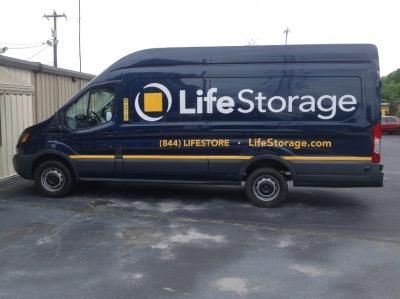 Life Storage - Greensboro - High Point Road - 5812 High Point Rd, Bldg E