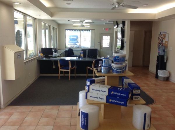 Life Storage - Houston - 13033 Jones Road - 13033 Jones Rd