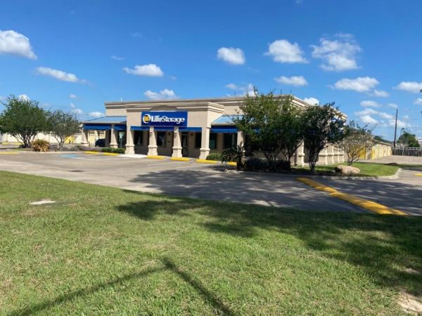 Life Storage - Houston - 13033 Jones Road - 13033 Jones Rd