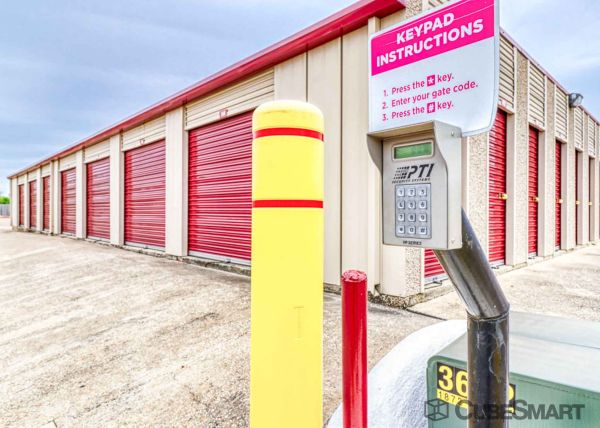 CubeSmart Self Storage - College Station - 104 Holleman Drive - 104 Holleman Drive
