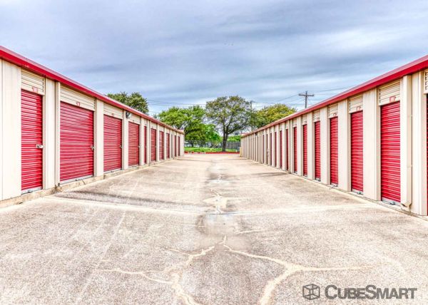 CubeSmart Self Storage - College Station - 104 Holleman Drive - 104 Holleman Drive