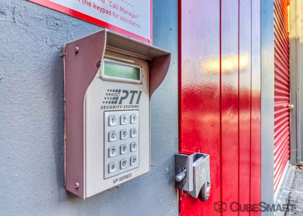 CubeSmart Self Storage - Long Beach - 198 W Artesia Blvd