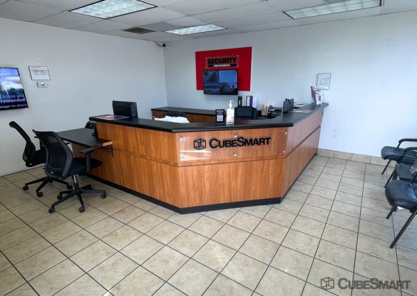 CubeSmart Self Storage - Riverside - 7600 Arlington Avenue - 7600 Arlington Avenue