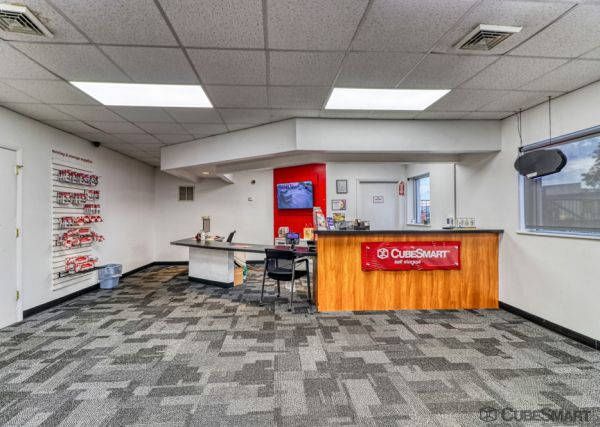 CubeSmart Self Storage - South Windsor - 282 Chapel Road