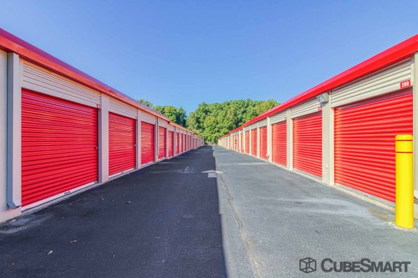 CubeSmart Self Storage - Raleigh - 950 Trinity Rd - 950 Trinity Rd