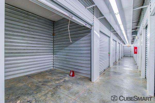 CubeSmart Self Storage - Raleigh - 950 Trinity Rd - 950 Trinity Rd
