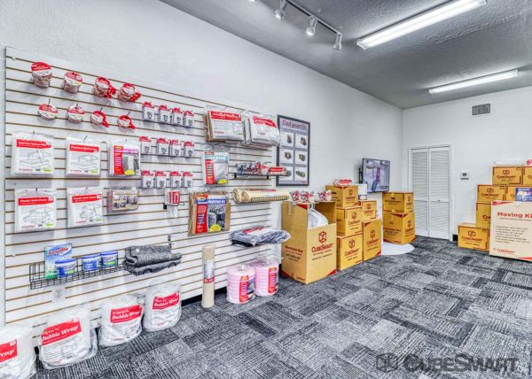 CubeSmart Self Storage - Lutz - 1402 East Bearss Ave - 1402 East Bearss Ave