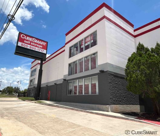 CubeSmart Self Storage - San Antonio - 838 N Loop 1604 E - 838 N Loop 1604 E