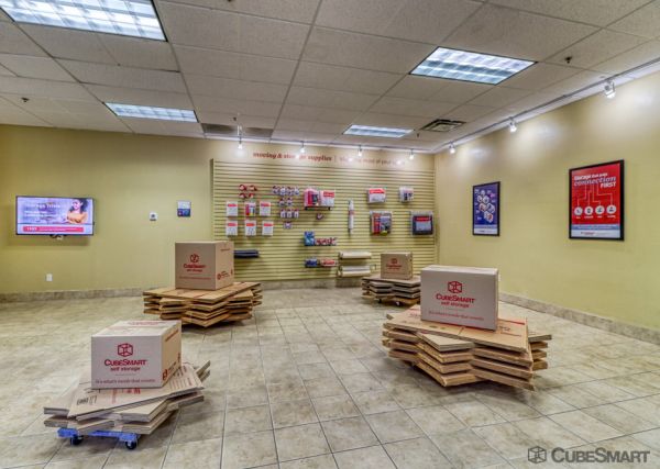 CubeSmart Self Storage - Temecula - 28401 Rancho California Rd - 28401 Rancho California Rd