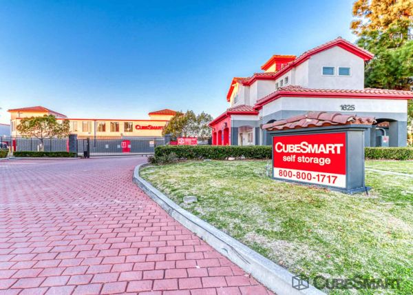 CubeSmart Self Storage - Vista - 1625 West Vista Way - 1625 West Vista Way