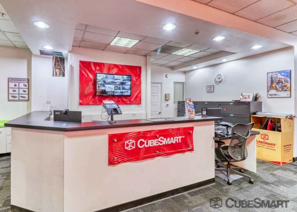 CubeSmart Self Storage - Vista - 1625 West Vista Way - 1625 West Vista Way