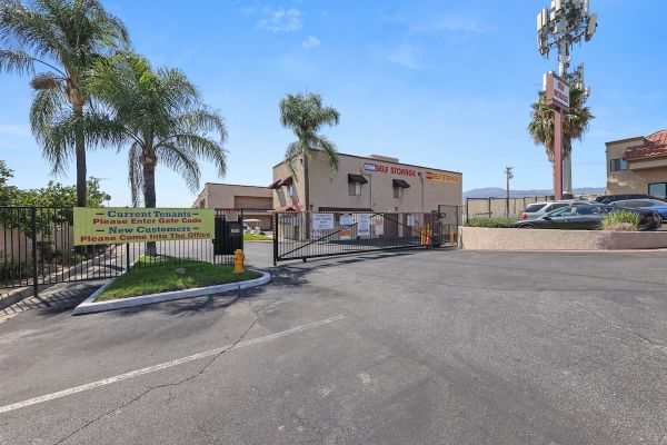 Covina Self Storage - Covina - 1101 N Azusa Ave - 1101 North Azusa Avenue