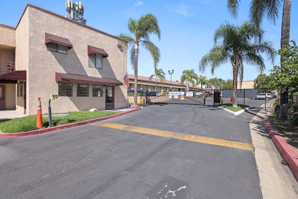Covina Self Storage - Covina - 1101 N Azusa Ave - 1101 North Azusa Avenue