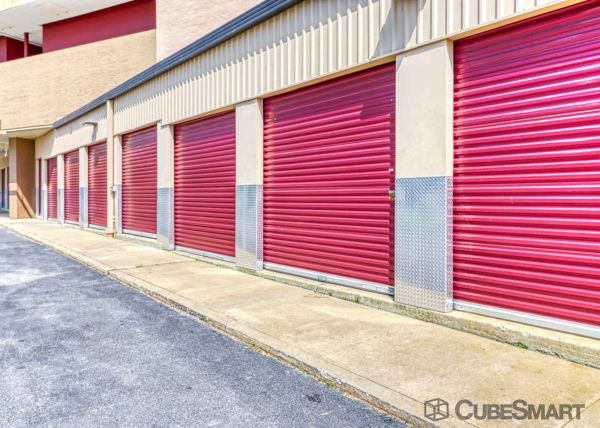 Acorn Self Storage - Aspen Hill - 13813 Connecticut Ave