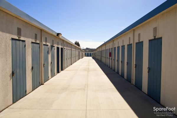 Golden State Storage - North Hills - 15655 Roscoe Blvd - 15655 Roscoe Blvd
