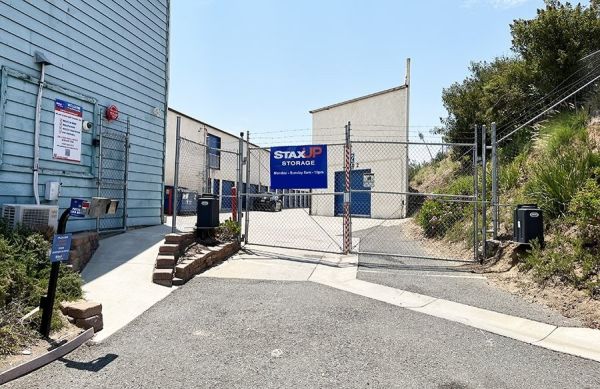 StaxUP Storage - Alpine Tavern - 856 Tavern Rd