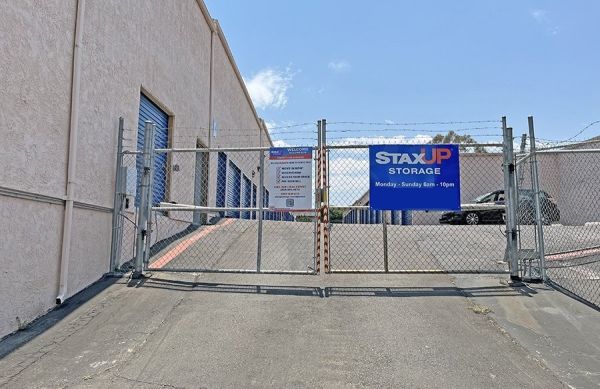 StaxUP Storage - Alpine Blvd - 1849 Alpine Blvd