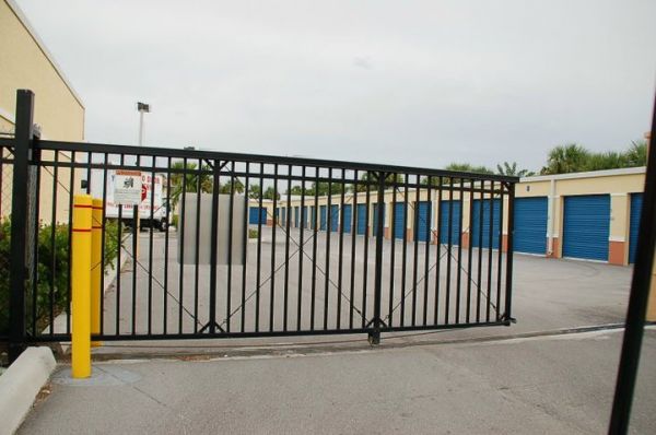 Sunshine Self Storage - Boca - 20555 Boca Rio Rd