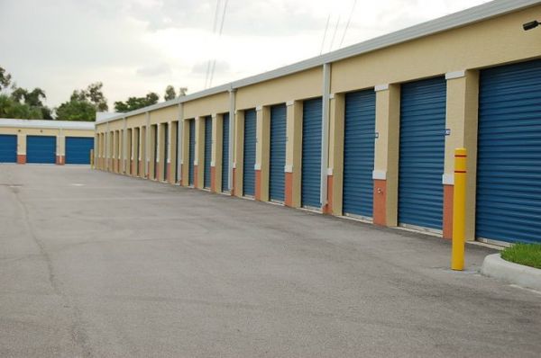 Sunshine Self Storage - Boca - 20555 Boca Rio Rd