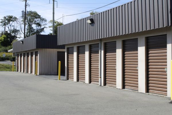 Budget Store and Lock-Washington St. - 333 Washington St