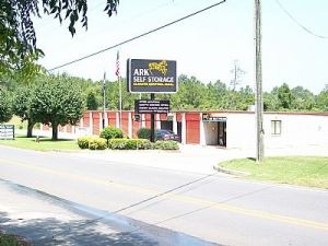 Ark Self Storage - 107 W. Walker Street Douglas - 107 Walker St W