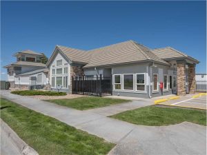 Extra Space Storage - 1359 - Parker - E Lincoln Ave