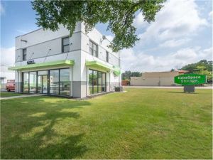 Photo of Extra Space Storage - 1178 - Highland Park - Old Deerfield Rd