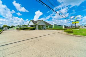 Photo of Store Here Self Storage - Macon - Mercer University Drive