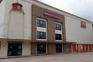 Public Storage - Austin - 2121 South IH-35 - 2121 South Ih-35